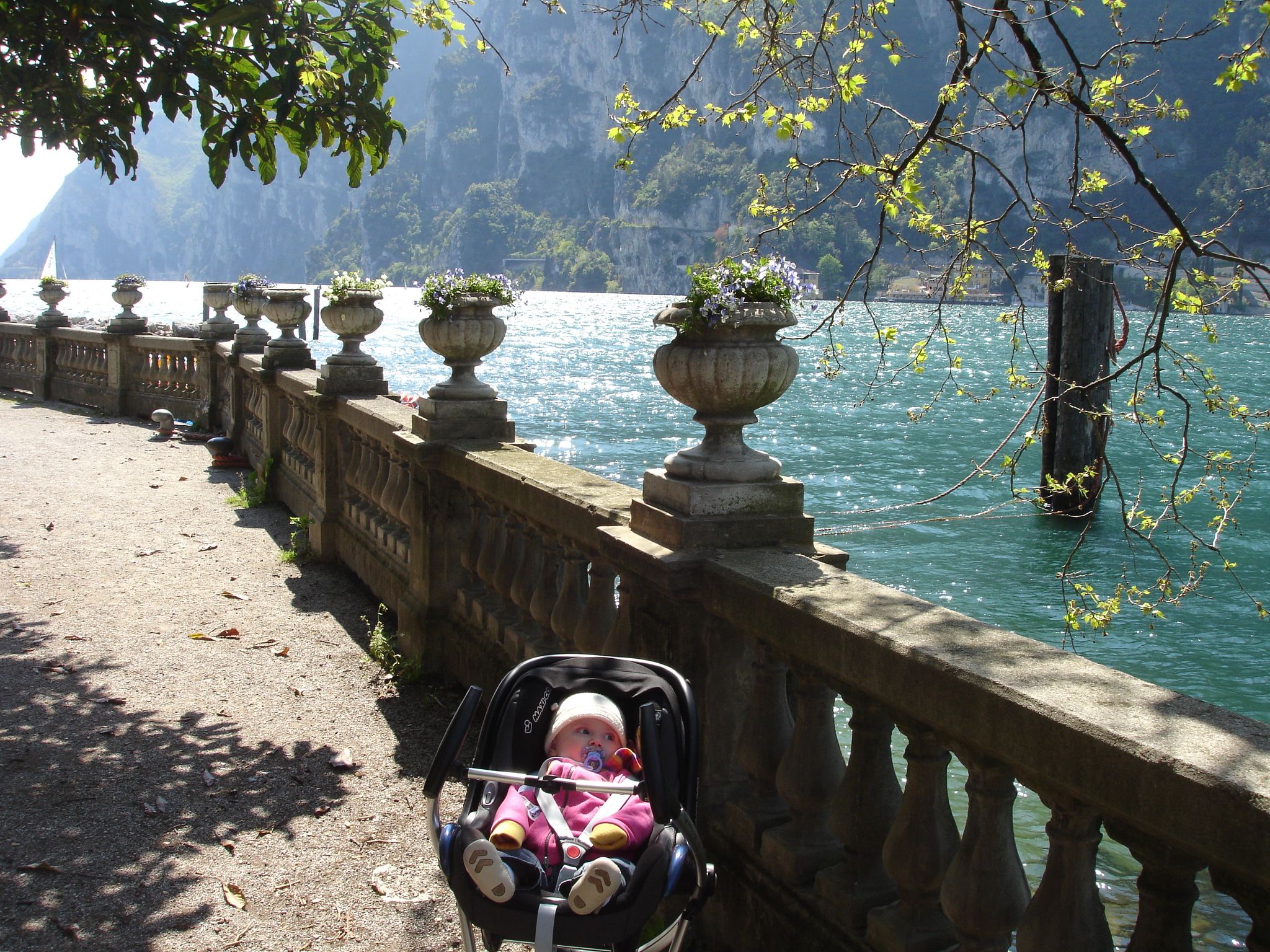 Name:  GardaLake_26Apr08.jpg
Views: 3853
Size:  738.1 KB