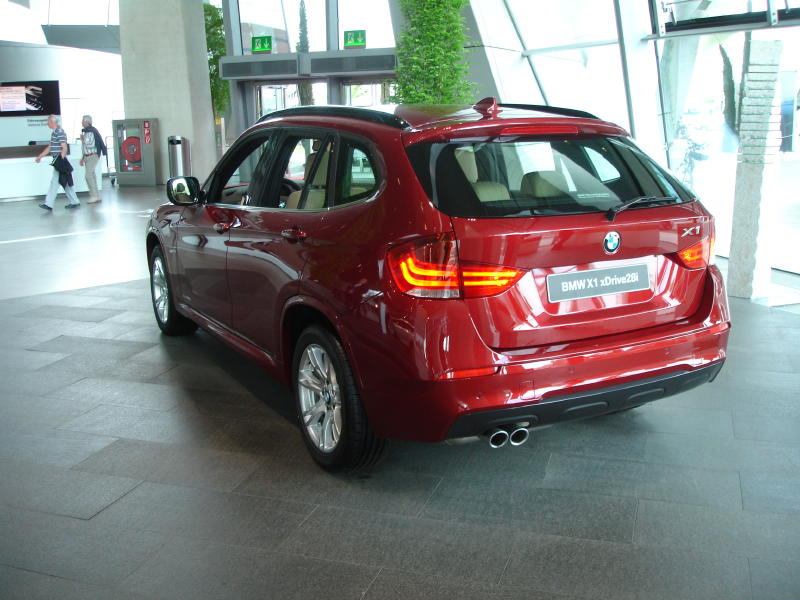 Name:  X1 at BMW Welt - LH View.jpg
Views: 2508
Size:  95.0 KB