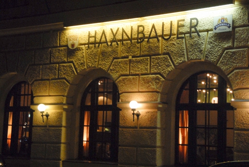 Name:  Haxnbauer im Scholastikahaus .jpg
Views: 12000
Size:  412.3 KB