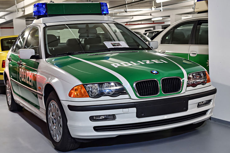 Name:  BMW-318i-E46-Polizei-fotoshowBig-cd7b12f9-1003532.jpg
Views: 15476
Size:  89.5 KB